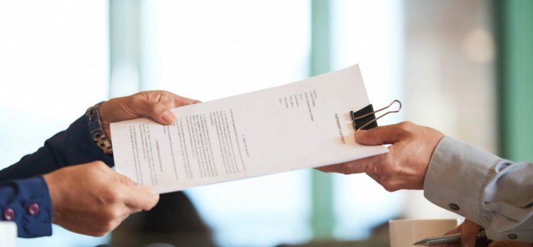 La Cláusula Oculta en Tu Contrato de Tiempo Compartido Que Lo Convierte en "Prestación de Servicios" y Te Quita Toda Protección Legal