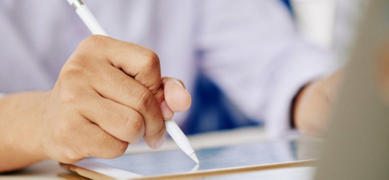 El peligro de las firmas digitales en tablets durante la venta de tiempos compartidos: lo que nadie te explica antes de firmar